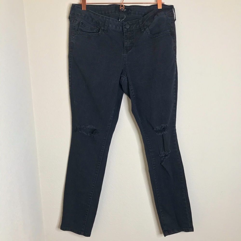 Torrid distressed skinny high waisted jeans‎